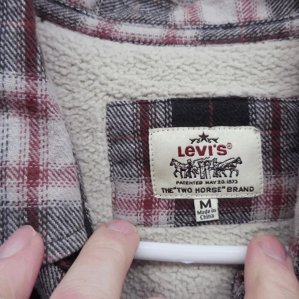 Levis Mens Sherpa Lined Flannel Shirt Jacket Red Plaid Size M Shacket Pockets - Picture 3 of 6